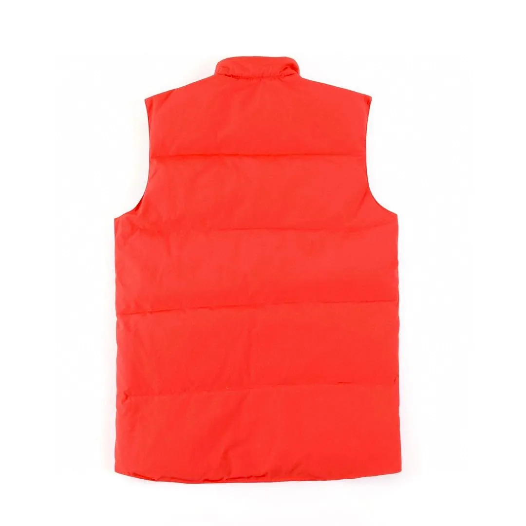 P360 Red] Canada Goose Canada Goose #Freestyle Crew 4154M Men’s and Women’s Vest Down# ➖ Genuine synchronous anti-counterfeiting chip sensor! ➖ Imported Behringer embroidery machine to customize 10,000-needle embroidery logo! ➖ Imported 21-count polyester-cotton blended original fabric, using Feather-Light 10D waterproof coating fabric, made of 84.5% polyester fiber and 15.5% cotton, 100% the best feel in the entire network! ➖ The genuine official website uses the national standard 80 white duck down, and will never be misled by false claims such as 90 down or goose down! ➖ 100% nylon nylon lining with double double-layer sealing design to prevent velvet from running away. Top-grade polar fleece is used in the collar and pockets to keep warm and comfortable! ➖ Yoshida YKK provides original custom-made electroplated sliders. YKK two-way lockable zippers are tight and smooth and will not peel off paint! ➖ 3M composite original Velcro is durable, and all accessories and hardware are disassembled and customized! ⛔No slander, no exaggeration, no need for too much copywriting, because it is focused, it is professional!  SIZE: XS S M L XL XXL